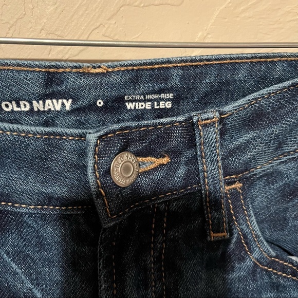 FLASH SALE NWT Old Navy Extra High-Waisted Medium-Wash Cropped Wide-Leg Jeans - Picture 4 of 7